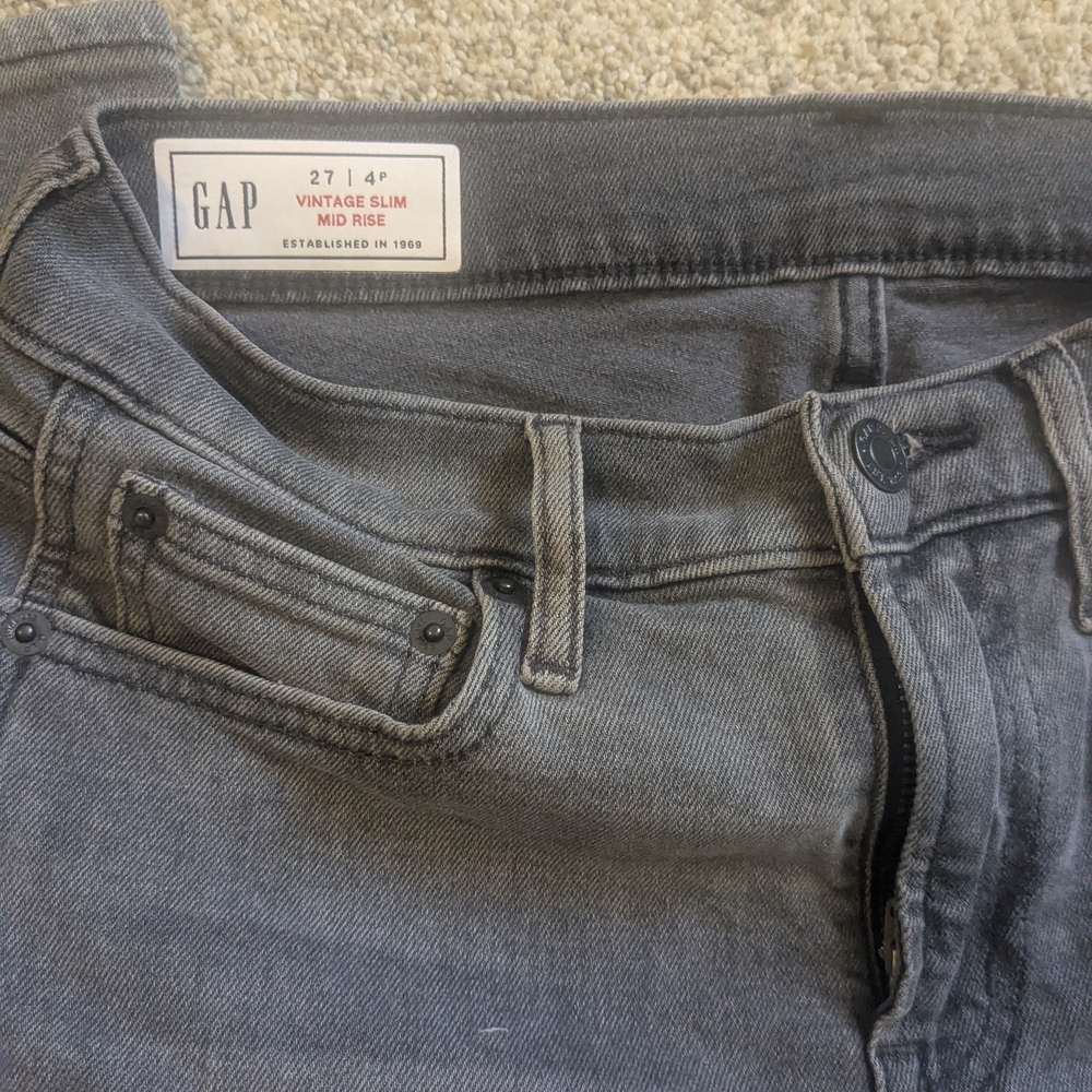 GAP Women's Petite Vintage Slim Mid Rise Jeans - Gray
